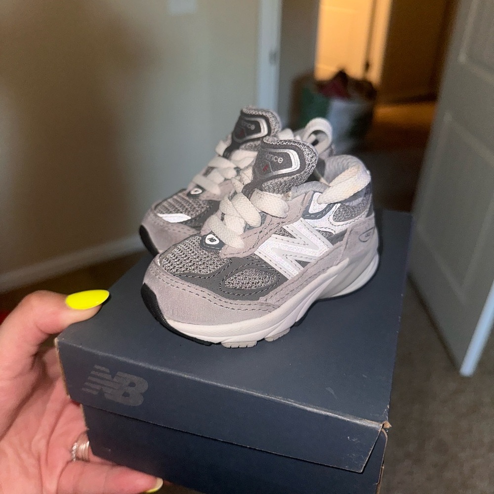 Infant New Balance 990 - Size 2